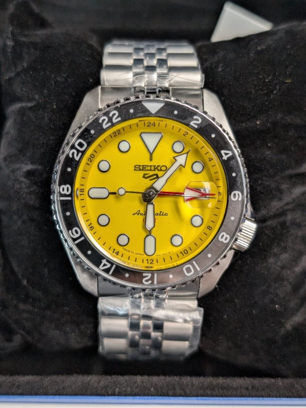 SEIKO SERIES 5 YELLOW AUTOMATIC WATCH- OPEN BOX